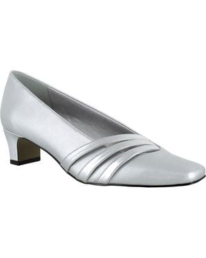Easy Street Entice Block Heel Pump - White
