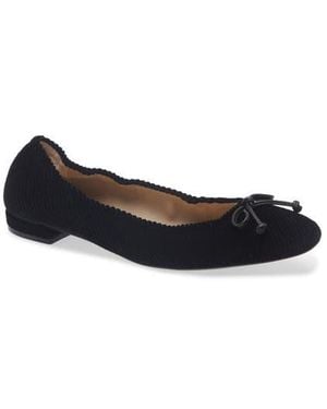 Stuart Weitzman Bria Ballet Flat - Black