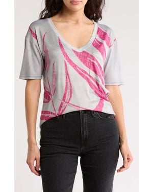 Go Couture V-Neck Pocket T-Shirt - Pink