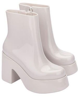 Melissa Nubia Ii Platform Bootie - White