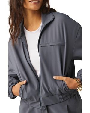 Beyond Yoga Status Crop Jacket - Gray