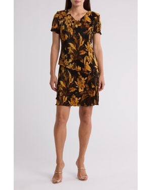 Connected Apparel Floral Plissé Tiered Shift Dress - Brown