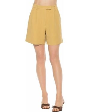 Alexia Admor Dia High Waist Pleated Shorts - Yellow
