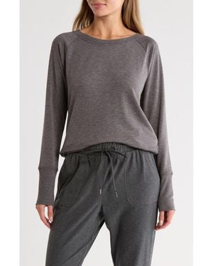 Balance Collection Queeny High-Low T-Shirt - Gray