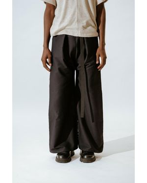 O.22. Pants With Front Folds - Black