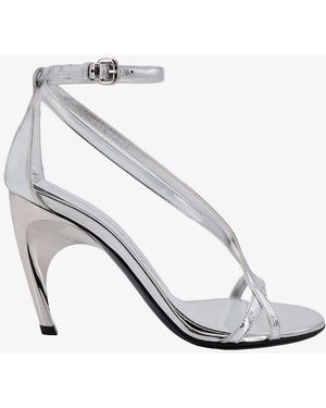 McQueen Twisted Armadillo 95Mm Patent Sandals - White
