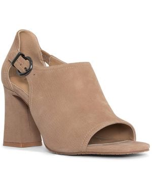 NYDJ Larlie Block Heel Sandals In Taupe - Natural