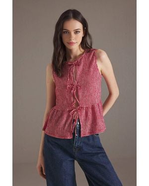 WOVCOR Tie Detail Sleeveless Fitted Knit Blouse - Red