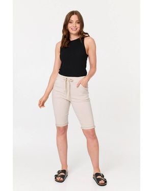 Izabel London Tie Front Slim Knee Length Shorts - Natural