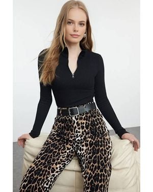 WOVCOR Fitted Ribbed Knit Blouse W/ Zipper Collar - Black
