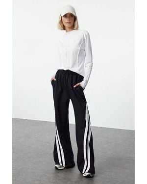 WOVCOR Contrast Side Stripe Drawstring Wide Leg Cotton Joggers - White