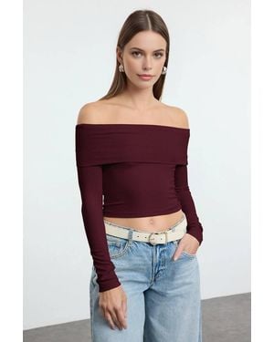 WOVCOR Off-Shoulder Carmen Collar Crop Knit Top - Red