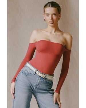 Oh Polly Seamless Off-Shoulder Long-Sleeve Bodysuit - Red