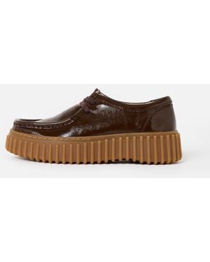Clarks Tornhill Bee Dark Patent Shoes, Size 4 - Brown