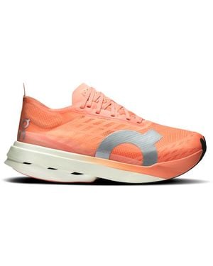 On Shoes Cloudboom Strike - Pink