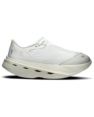 On Shoes Cloudboom Volt Paf - White