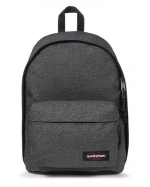 Eastpak Freizeitrucksack Out Of Office, Cityrucksack, Arbeitsrucksack, Schulrucksack Mit Logo-Aufnäher - Schwarz