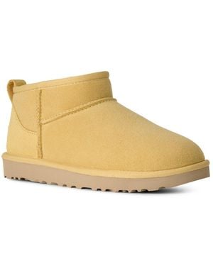 UGG W Classic Ultra Mini Schlupfboots Winterboots Mit Ziernähten Und Logoaufnäher An Der Ferse - Schwarz