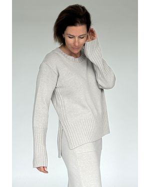 Zuckerwatte Rundhalspullover schöne Rippstrickdetails, aus wertiger Merino Cashmere Mischung - Grau