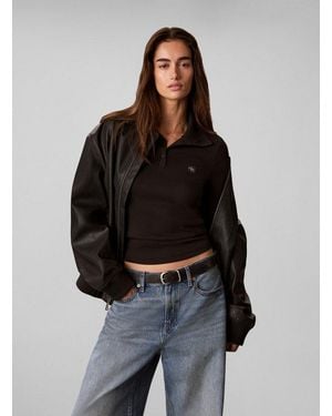 Calvin Klein Langarmshirt Kragen Mit Knopfleiste, Regular Fit, Kurze Form - Schwarz