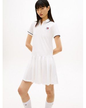 Tommy Hilfiger Polokleid Tjw Badge Pleat Pique Dress Ext Mit Kontrastdetails, Entspannte Passform - Weiß