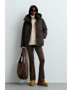 Oysho Pullover Aus Strick Mit Hohem Kragen Und Zopfmuster - Mehrfarbig