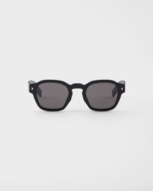 Prada Sonnenbrille Mit Der Ikonischen Metallplakette - Mehrfarbig