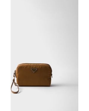 Prada Kleine Pouch Aus Re-Nylon - Braun