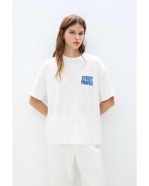 Pull&Bear Street Profile Graphic T-Shirt - White