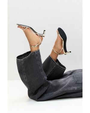 Pull&Bear Goldfarbene Absatzsandalen - Schwarz