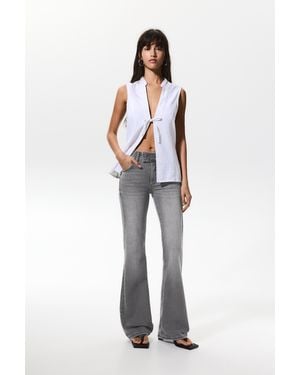 Pull&Bear Low-Waist Bootcut Jeans - White