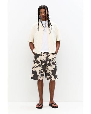 Pull&Bear Bermudashorts Animalprint Kuh - Weiß