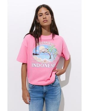 Pull&Bear Indonesia Dolphin Graphic T-Shirt - Red