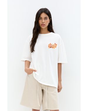 Pull&Bear Stwd T-Shirt With A Crème Caramel Graphic - White