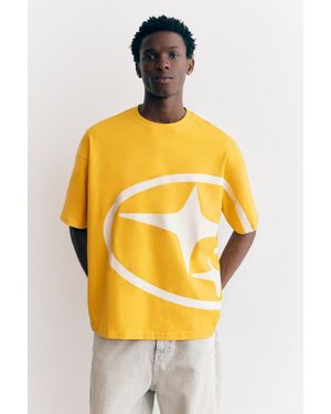 Pull&Bear Subaru T-Shirt - Yellow