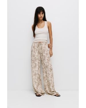 Pull&Bear Fliessende Hose Mit Animalprint - Weiß