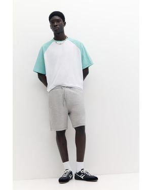 Pull&Bear Bermuda Jogger With Logo - Grey