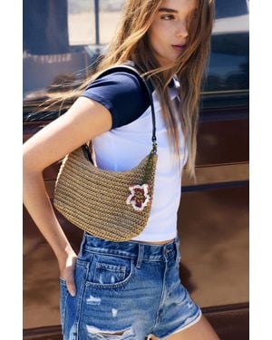 Pull&Bear Geflochtene Schultertasche Mit Blumen-Charm - Blau
