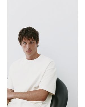 Pull&Bear Textured Relaxed Fit T-Shirt - White