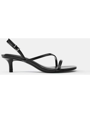 Pull&Bear Riemchensandalen Mit Absatz - Weiß