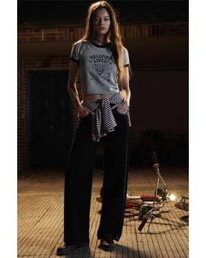 Pull&Bear Stranger Things Hellfire Lives T-Shirt - Black