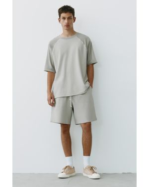 Pull&Bear Waffle-Knit Jogger Bermuda Shorts - Grey