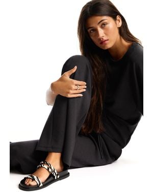 Pull&Bear Flat Leather Animal Print Sandals - Black