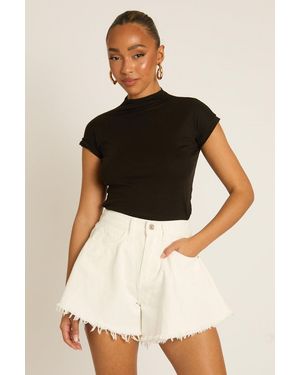 Rebellious Fashion Frayed Hem Flippy Denim Shorts - Black