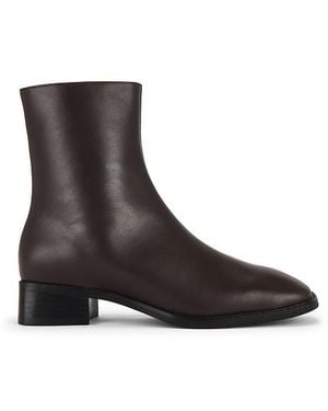 INTENTIONALLY ______ Tour Boot - Brown