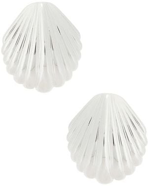 Anni Lu Pendientes De Tachuela Shell En Color Plateado Metálico Talla - Blanco