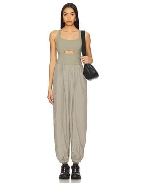 Free People Jumpsuit Righteous En Color Verde Oliva Talla En - Blanco
