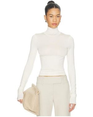 ÉTERNE Fitted Turtleneck Top En Cream En Talla (También En Xs, S, Xl) - Blanco