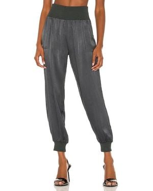 Bobi Sleek Textured Pant - Black