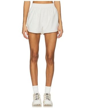 Lamarque Daffy Short - White
